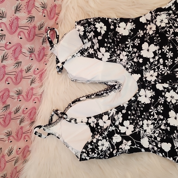 Avec Les Filles Floral One-piece Swimsuit, Size L - Picture 10 of 15